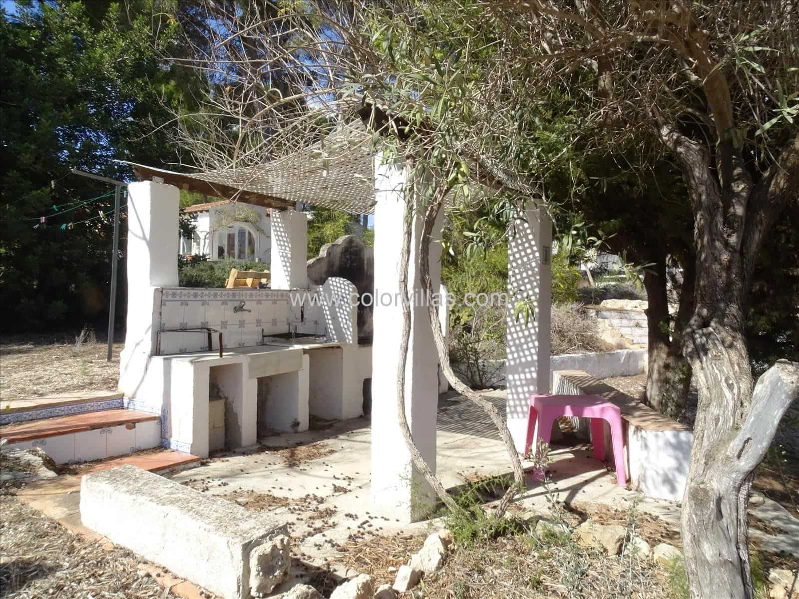 6 bedroom Villa for sale in Moraira - € 1,490,000 (Ref: 9414679)