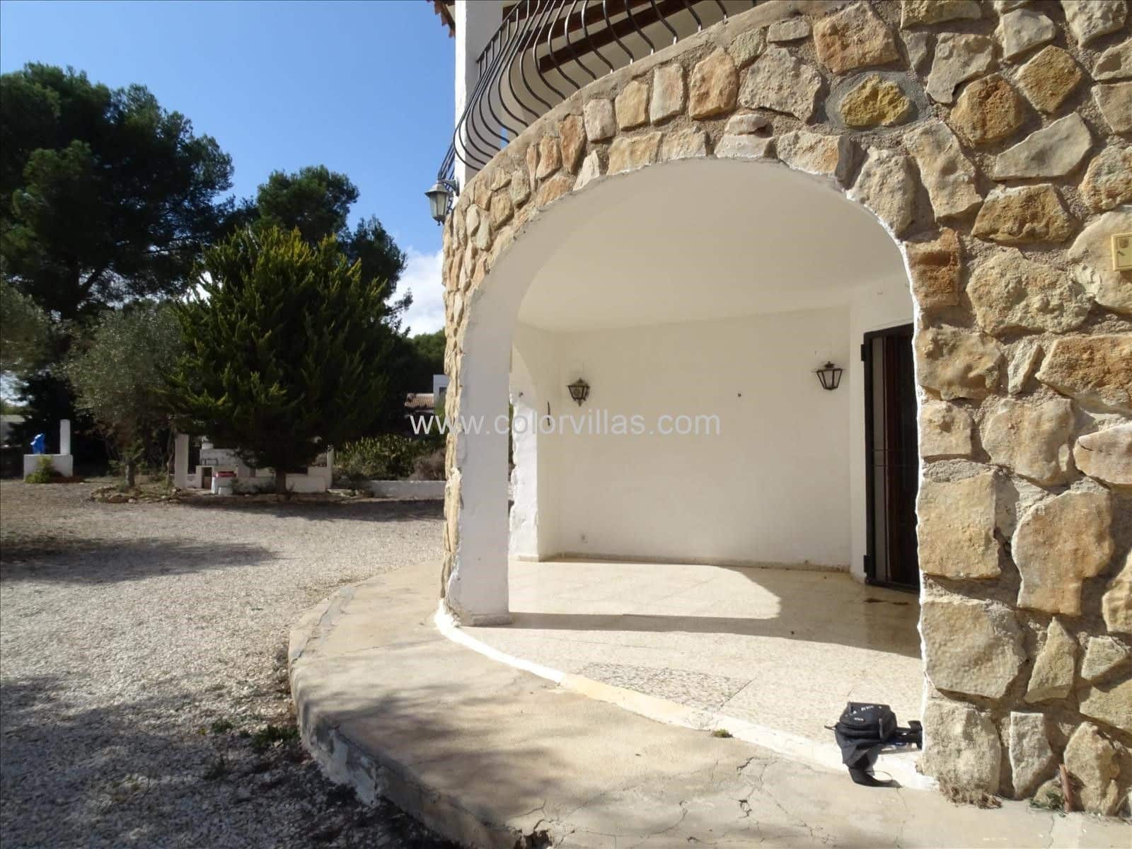 6 bedroom Villa for sale in Moraira - € 1,490,000 (Ref: 9414679)