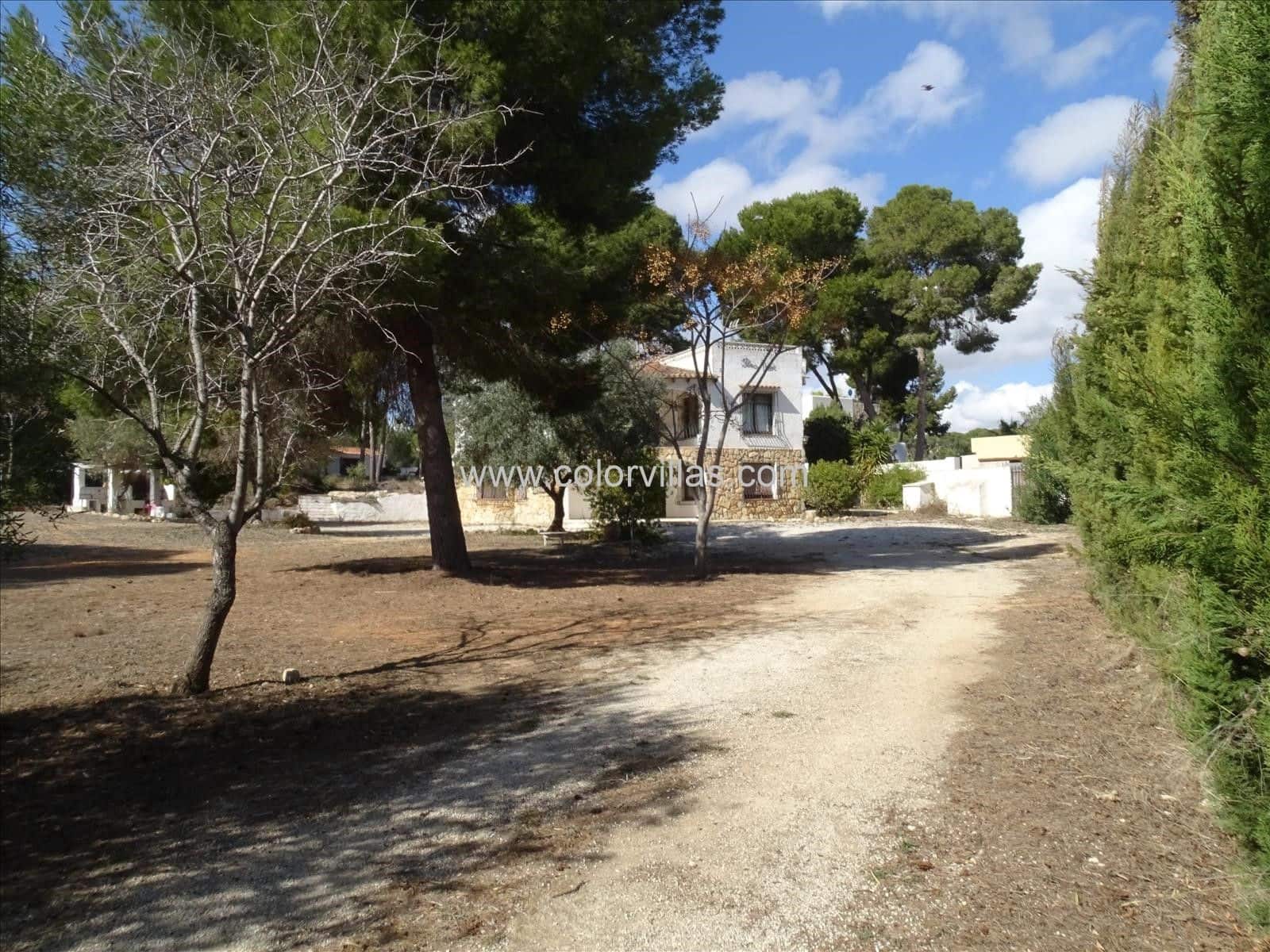 6 bedroom Villa for sale in Moraira - € 1,490,000 (Ref: 9414679)