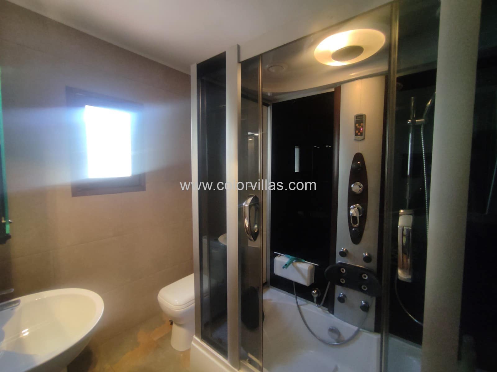 3 makuuhuone Huvila myytävänä paikassa Benissa mukana 
autotalli - 485 000 € (Ref: 9414680)