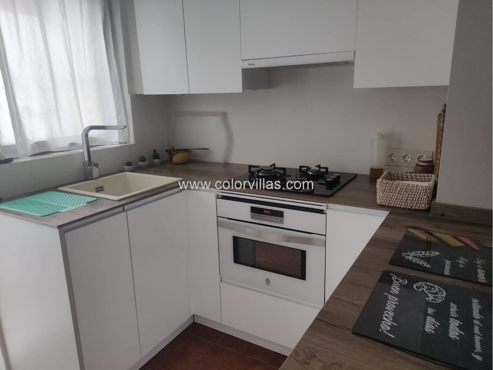 2 bedroom Bungalow for rent in Moraira - € 1,600 (Ref: 9414681)