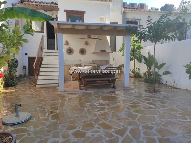 2 bedroom Bungalow for rent in Moraira, Teulada-Moraira - € 1,600 (Ref: 9414681)