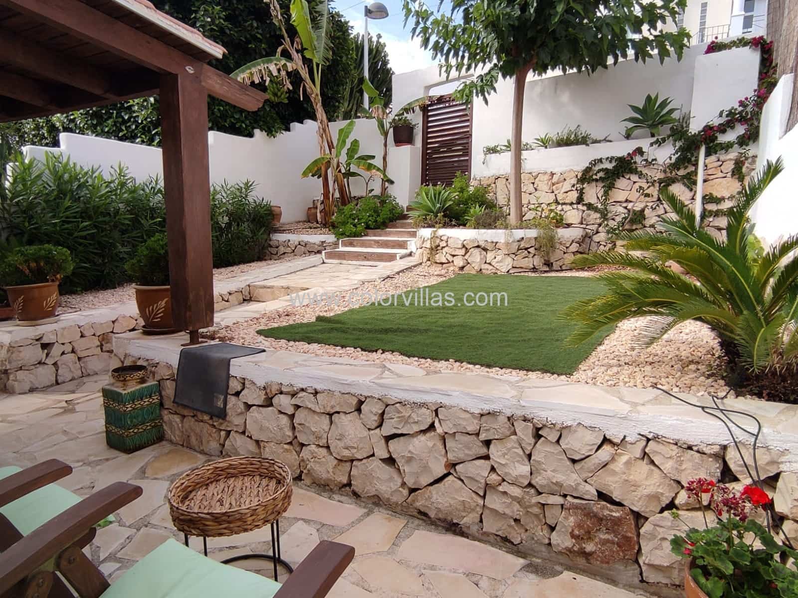 2 bedroom Bungalow for rent in Moraira - € 1,600 (Ref: 9414681)