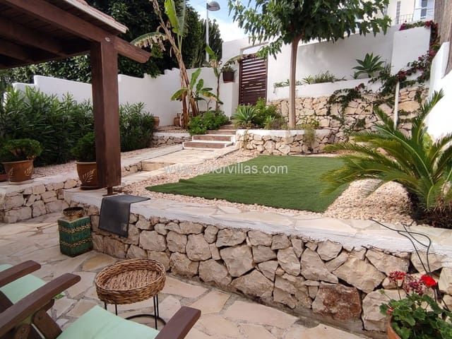 2 bedroom Bungalow for rent in Moraira, Teulada-Moraira - € 1,600 (Ref: 9414681)