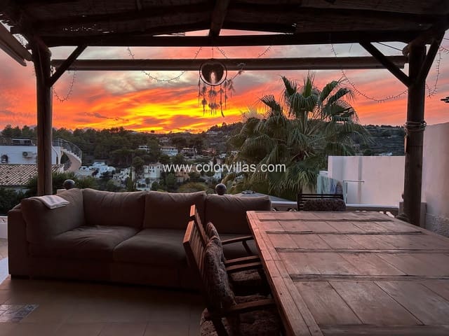 5 soveværelse Villa til salg i Montemar, Benissa med garage - € 599.000 (Ref: 9414682)