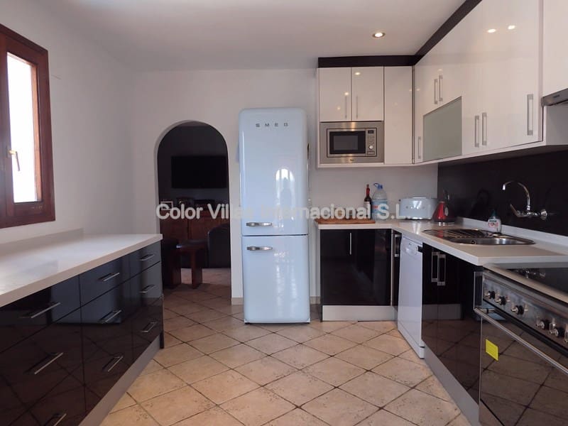 5 soveværelse Villa til salg i Montemar med garage - € 599.000 (Ref: 9414682)