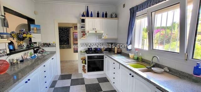 3 makuuhuone Huvila myytävänä paikassa Javea / Xàbia mukana 
autotalli - 620 000 € (Ref: 9414687)