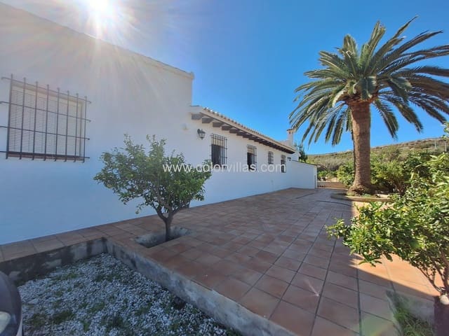 3 sovrum Finca/Hus på landet till salu i Moraira, Teulada-Moraira med garage - 570 000 € (Ref: 9414691)