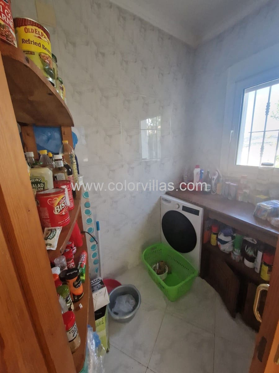 5 bedroom Villa for sale in Moraira with garage - € 745,000 (Ref: 9414702)