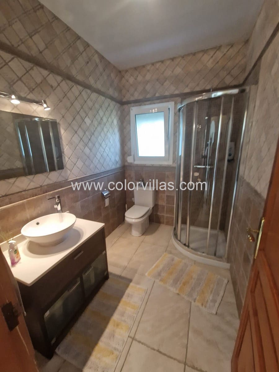 5 bedroom Villa for sale in Moraira with garage - € 745,000 (Ref: 9414702)