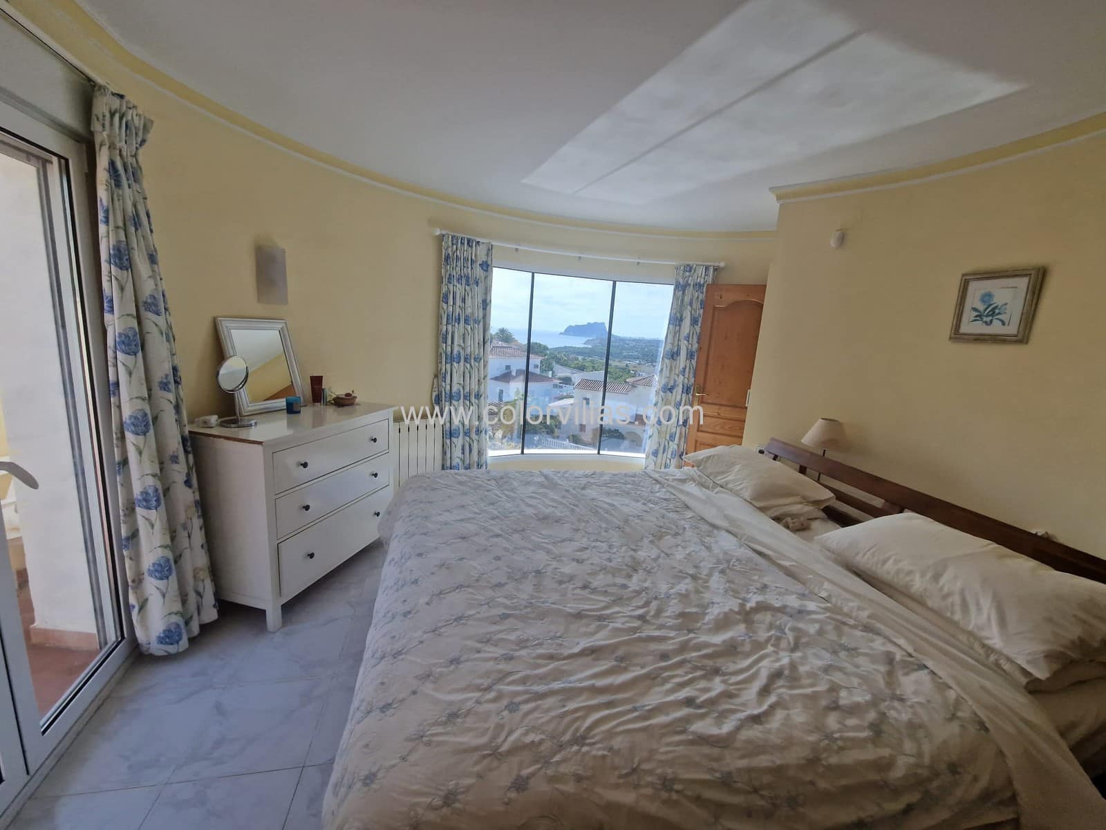 5 bedroom Villa for sale in Moraira with garage - € 745,000 (Ref: 9414702)