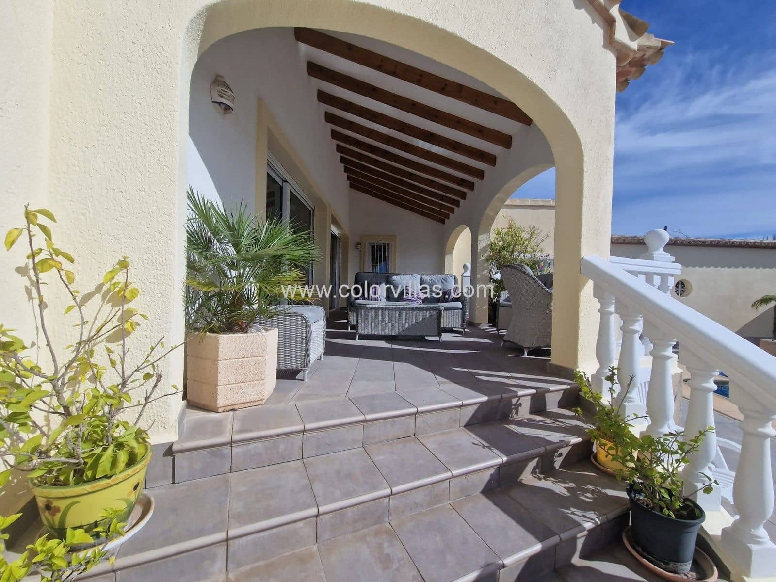 5 bedroom Villa for sale in Moraira with garage - € 745,000 (Ref: 9414702)