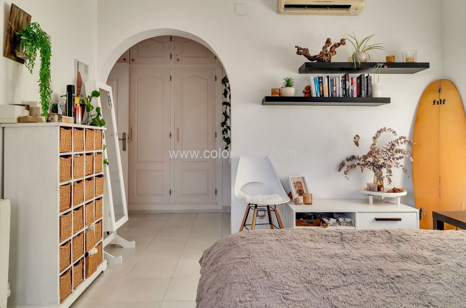 6 bedroom Villa for sale in Teulada with garage - € 895,000 (Ref: 9414703)