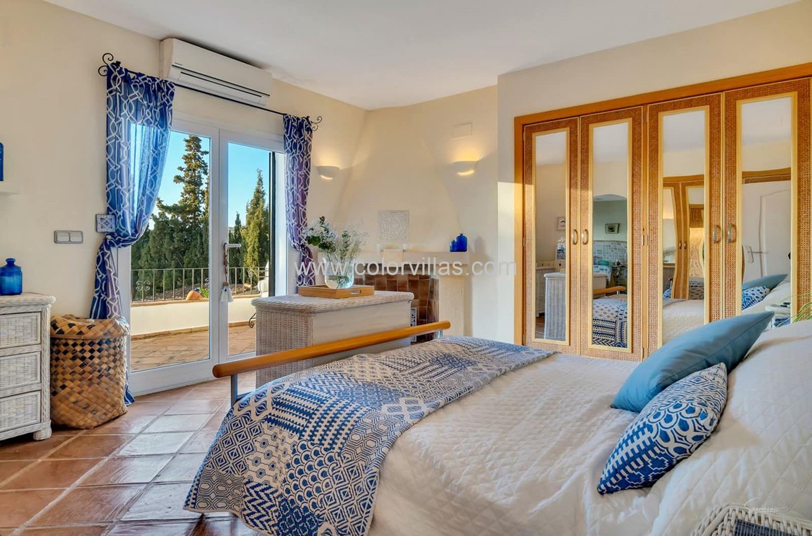 6 bedroom Villa for sale in Teulada with garage - € 895,000 (Ref: 9414703)