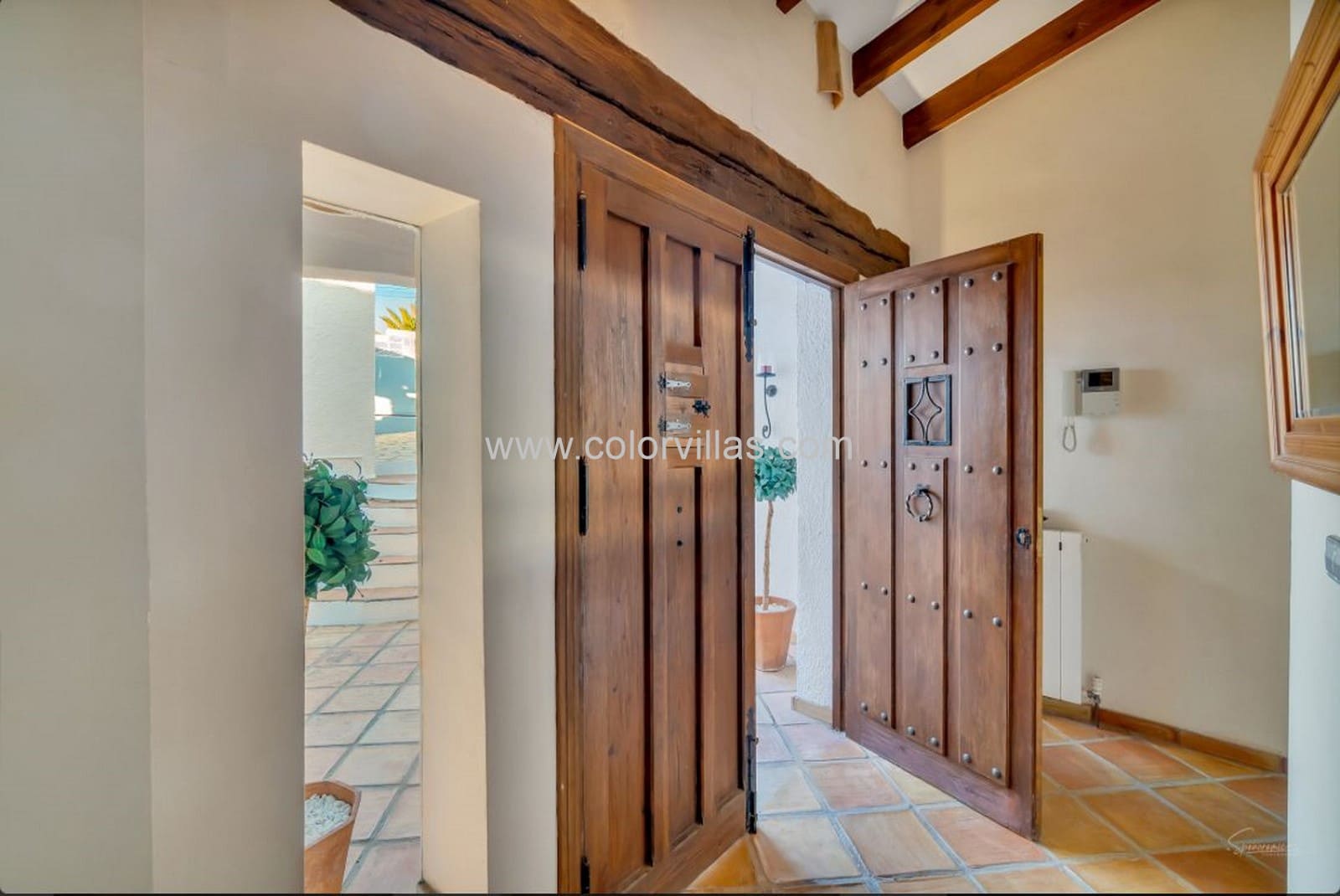 6 bedroom Villa for sale in Teulada with garage - € 895,000 (Ref: 9414703)