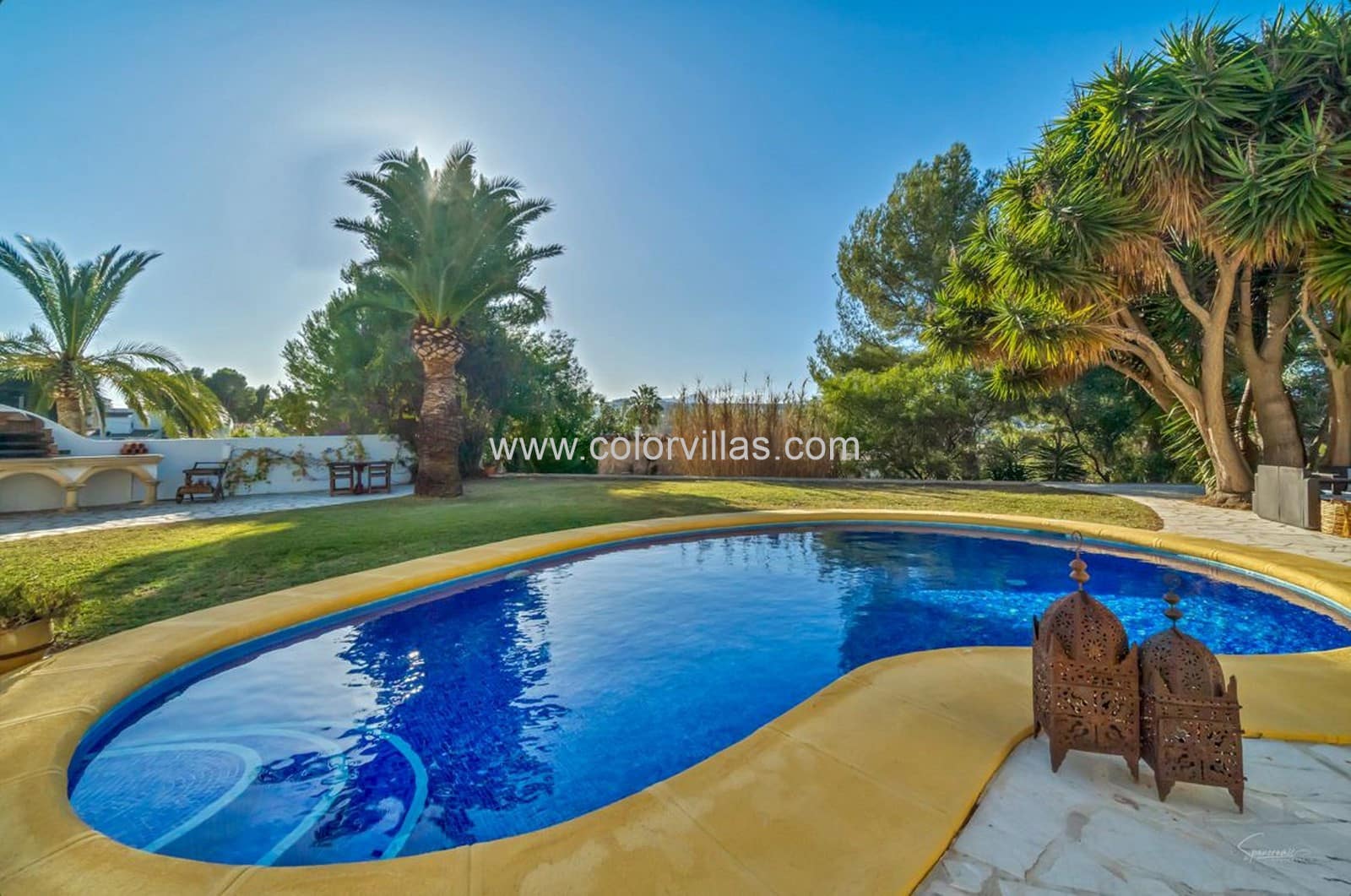6 bedroom Villa for sale in Teulada with garage - € 895,000 (Ref: 9414703)