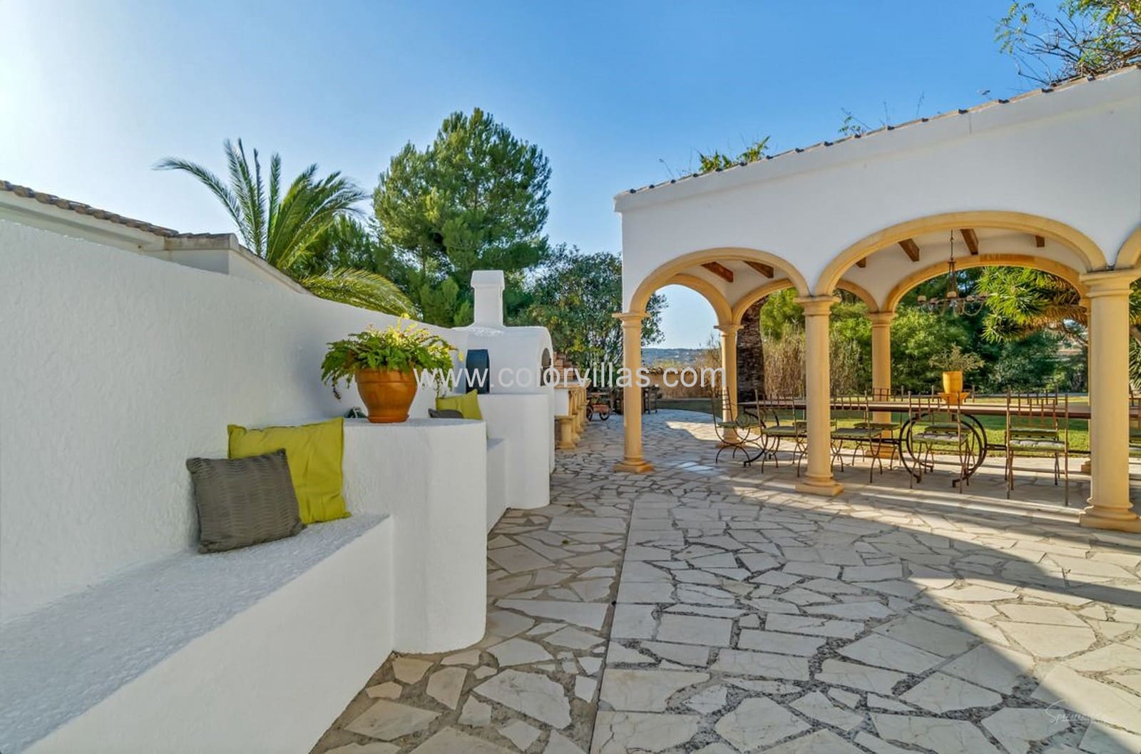 6 bedroom Villa for sale in Teulada with garage - € 895,000 (Ref: 9414703)