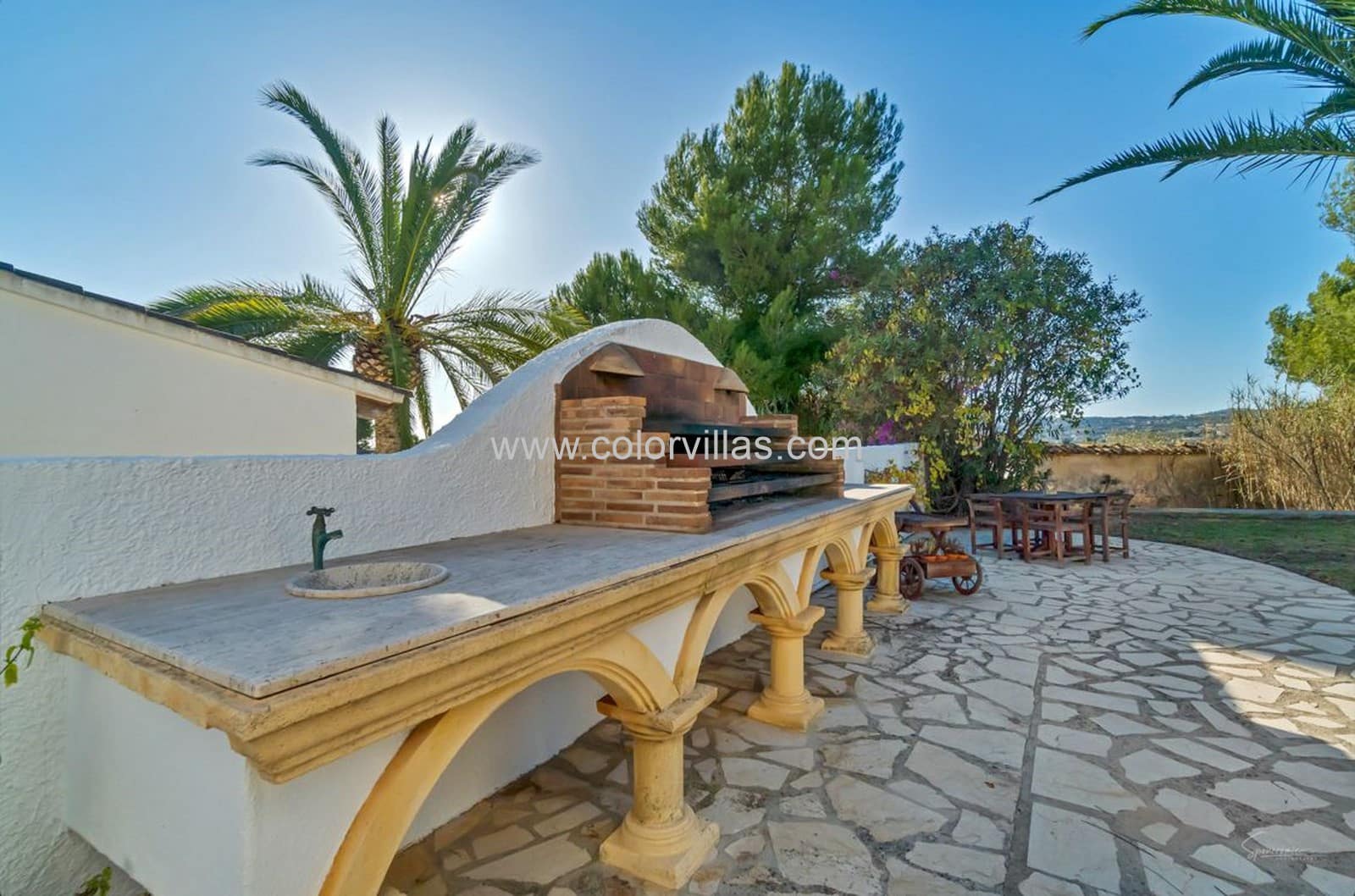 6 bedroom Villa for sale in Teulada with garage - € 895,000 (Ref: 9414703)