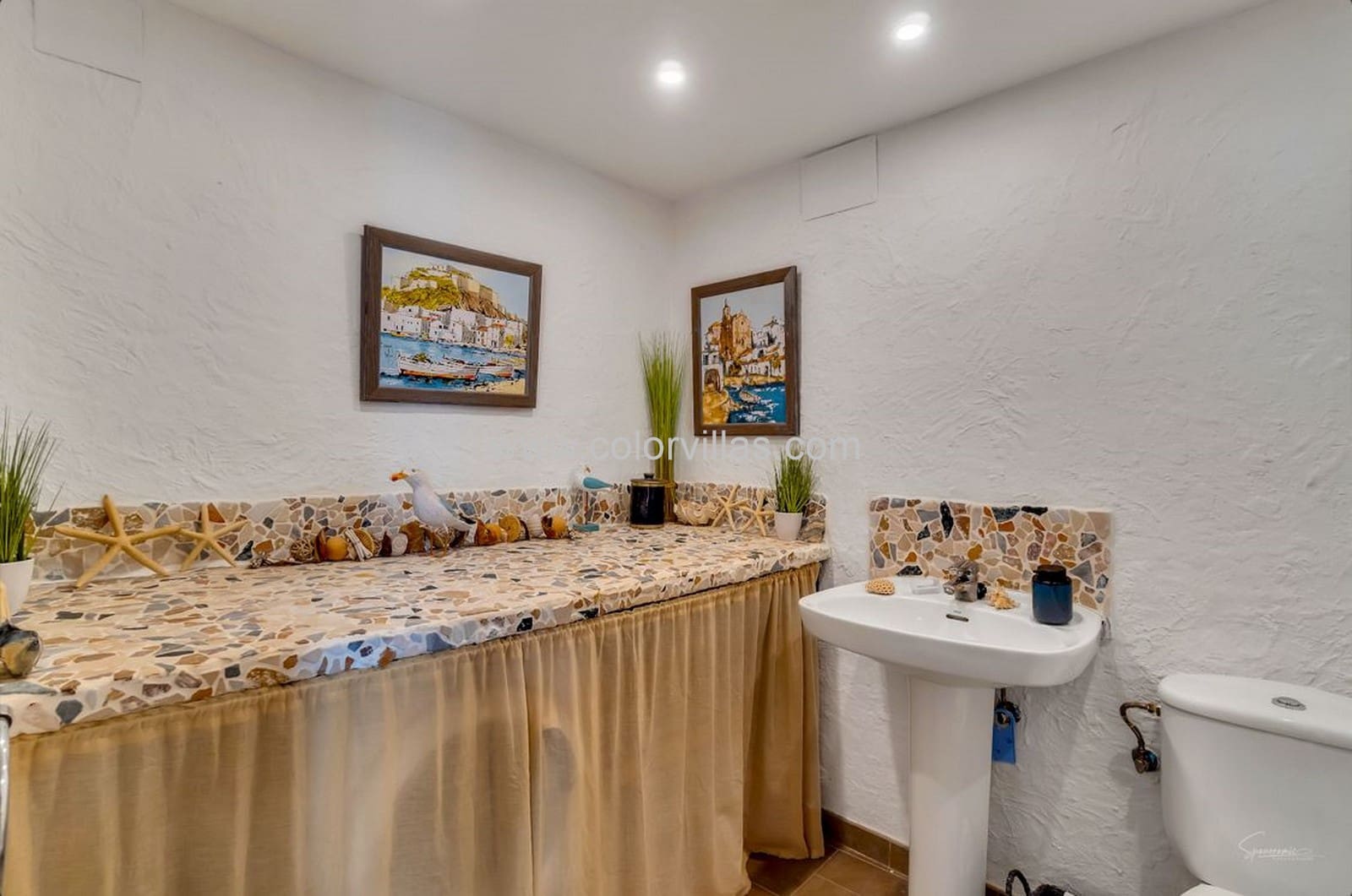 6 bedroom Villa for sale in Teulada with garage - € 895,000 (Ref: 9414703)