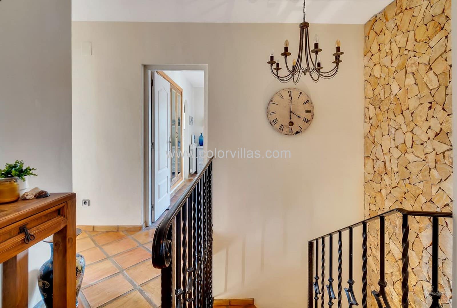 6 bedroom Villa for sale in Teulada with garage - € 895,000 (Ref: 9414703)