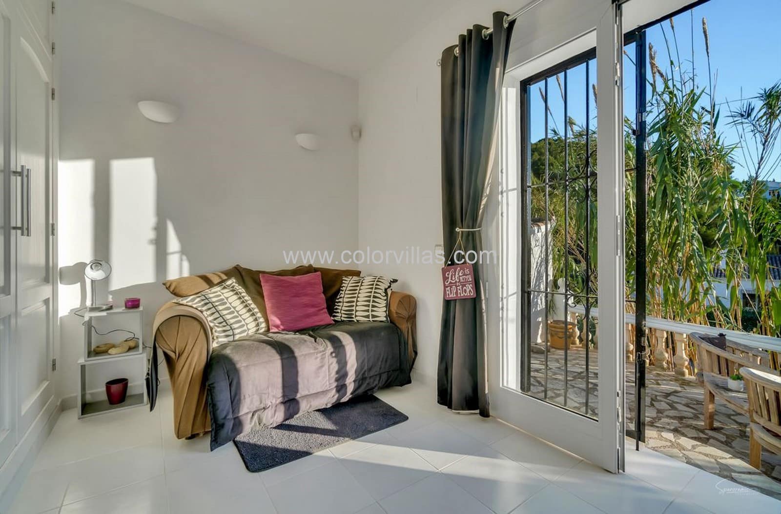 6 bedroom Villa for sale in Teulada with garage - € 895,000 (Ref: 9414703)