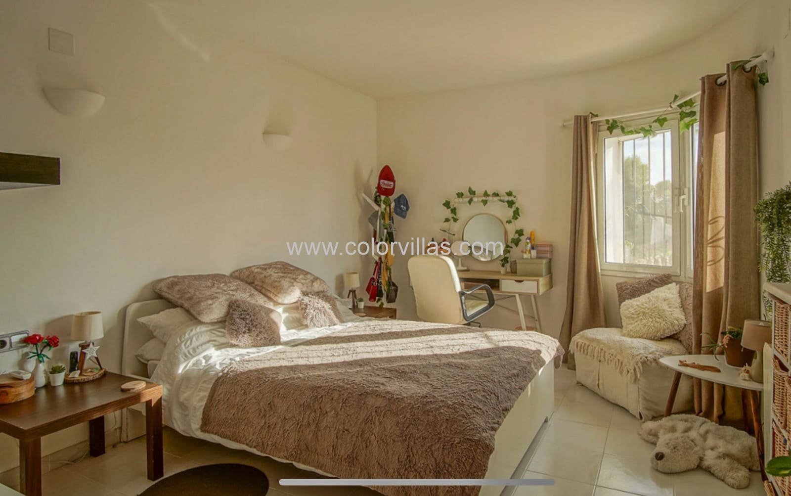 6 bedroom Villa for sale in Teulada with garage - € 895,000 (Ref: 9414703)