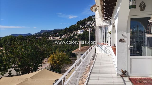 Chalet de 7 habitaciones en Moraira, Teulada-Moraira en venta con piscina garaje - 740.000 € (Ref: 9414713)