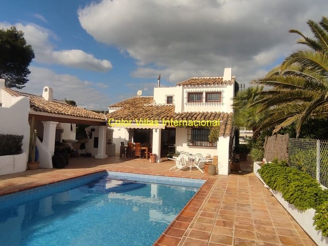 Chalet de 4 habitaciones en Moraira, Teulada-Moraira en venta con garaje - 1.865.000 € (Ref: 9414715)