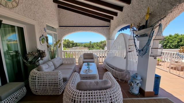Chalet de 6 habitaciones en Moraira, Teulada-Moraira en venta con garaje - 1.350.000 € (Ref: 9414720)