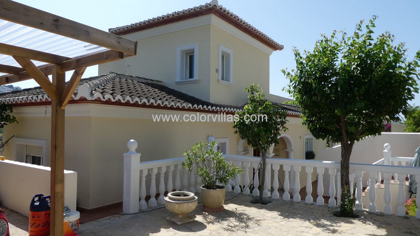 4 bedroom Villa for sale in Moraira with pool garage - € 850,000 (Ref: 9414723)
