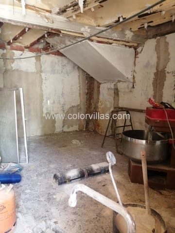 Hus til salgs i Teulada Pueblo, Teulada-Moraira - € 69 000 (Ref: 9414737)