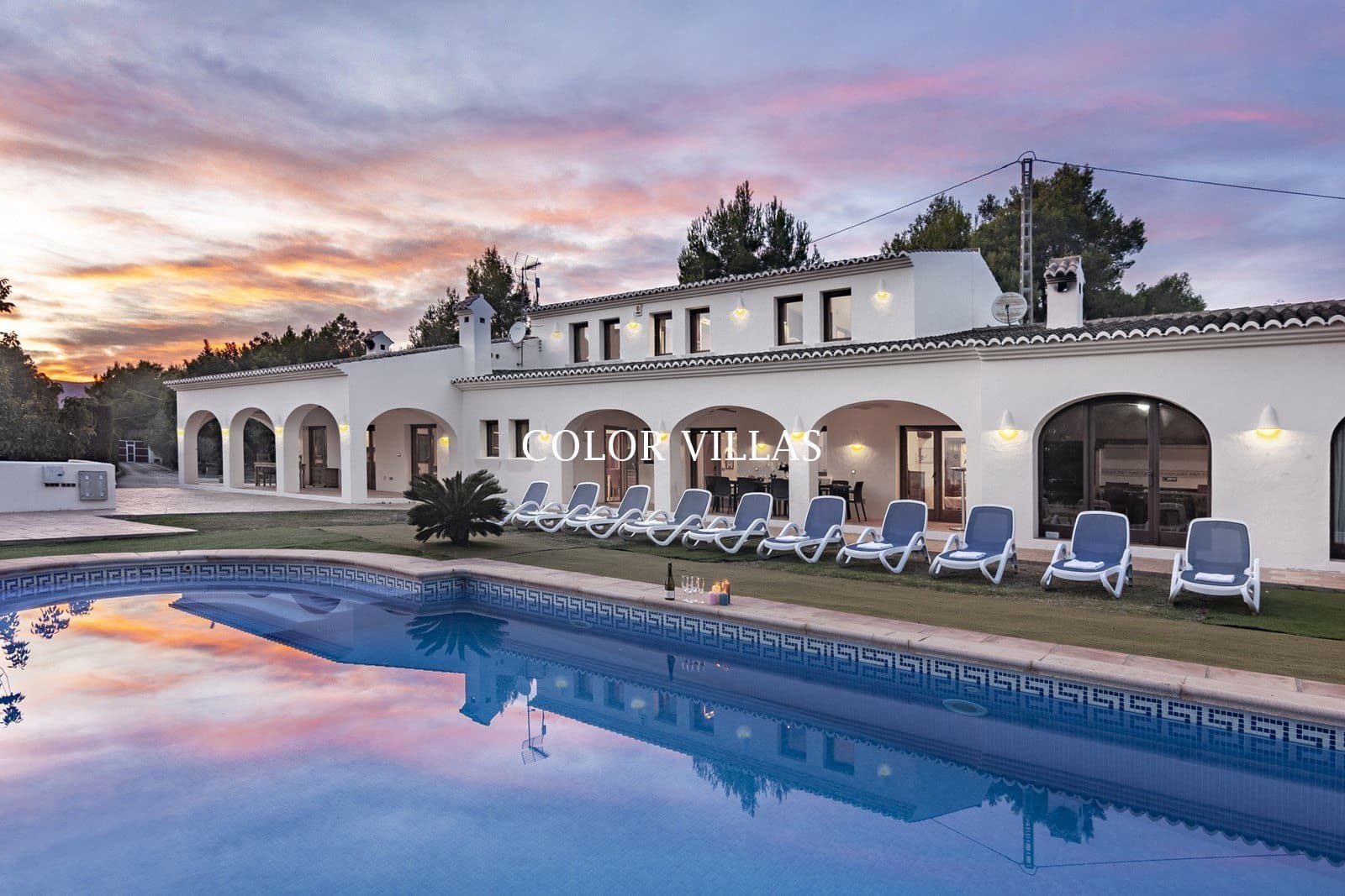 7 makuuhuone Maalaistalo myytävänä paikassa Benissa mukana uima-altaan 
autotalli - 995 000 € (Ref: 9414738)