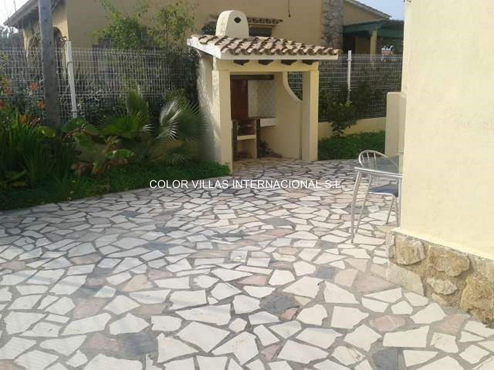 3 quarto Moradia para venda em Denia com piscina garagem - 263 000 € (Ref: 9414740)