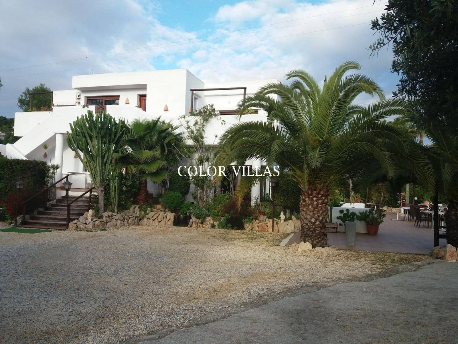 3 bedroom Restaurant/Bar for sale in Moraira with garage - € 735,000 (Ref: 9414746)