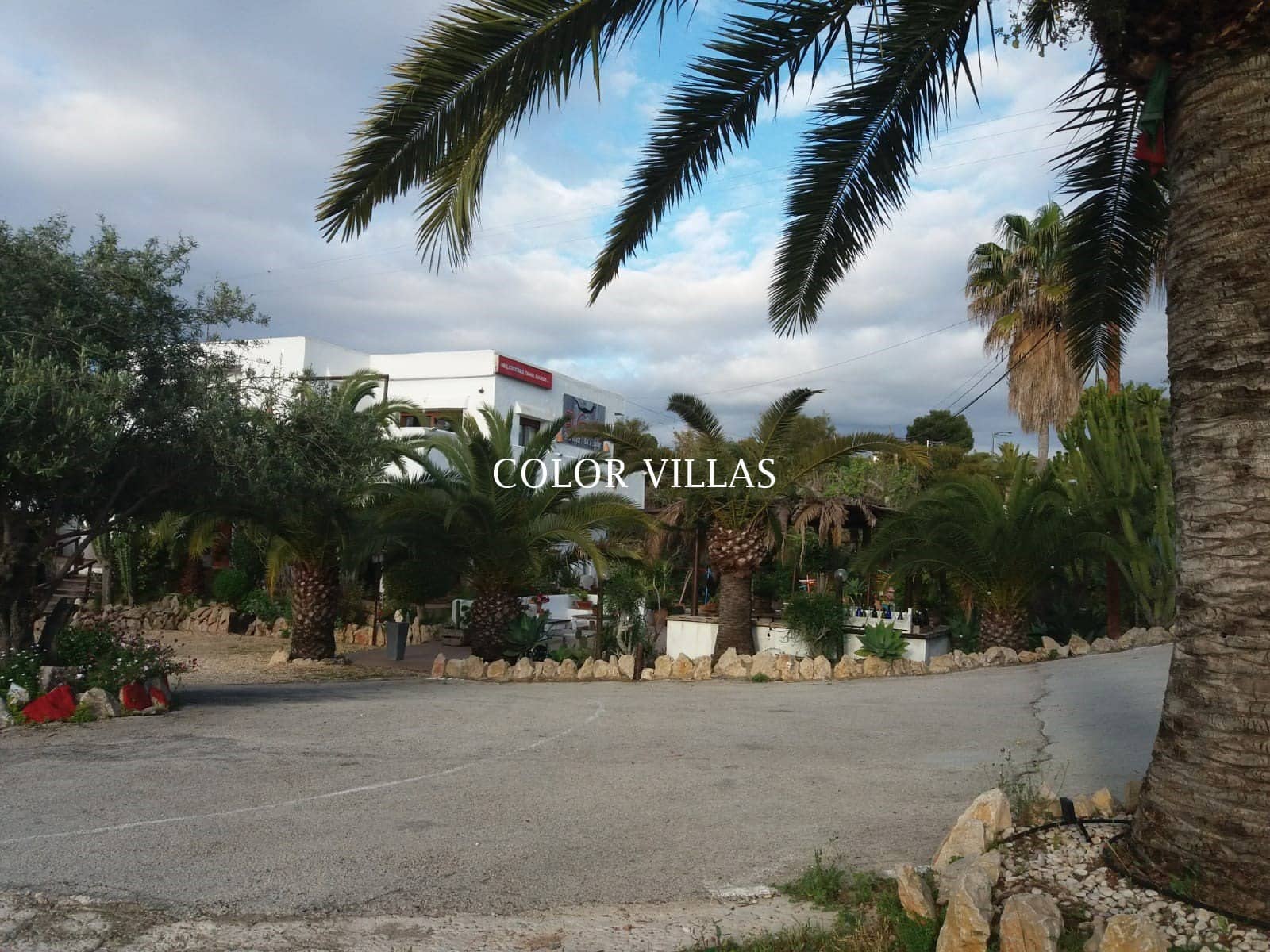 3 bedroom Restaurant/Bar for sale in Moraira with garage - € 735,000 (Ref: 9414746)