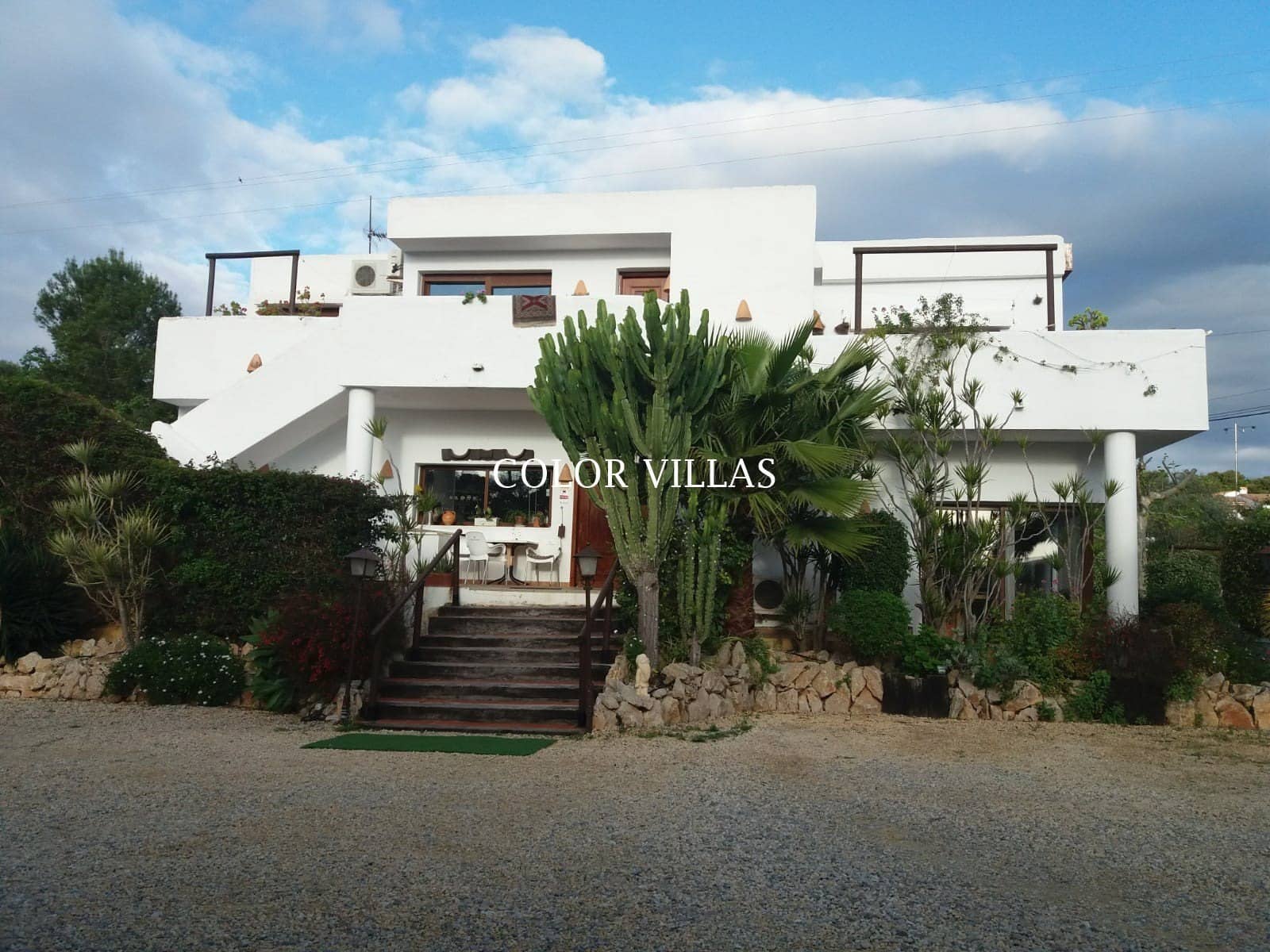 3 bedroom Restaurant/Bar for sale in Moraira with garage - € 735,000 (Ref: 9414746)