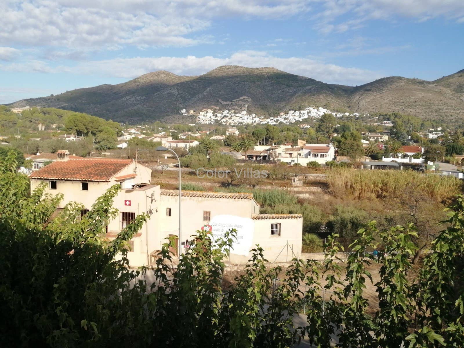 6 slaapkamer Finca/Landhuis te koop in Jalon / Xalo met garage - € 225.000 (Ref: 9414747)