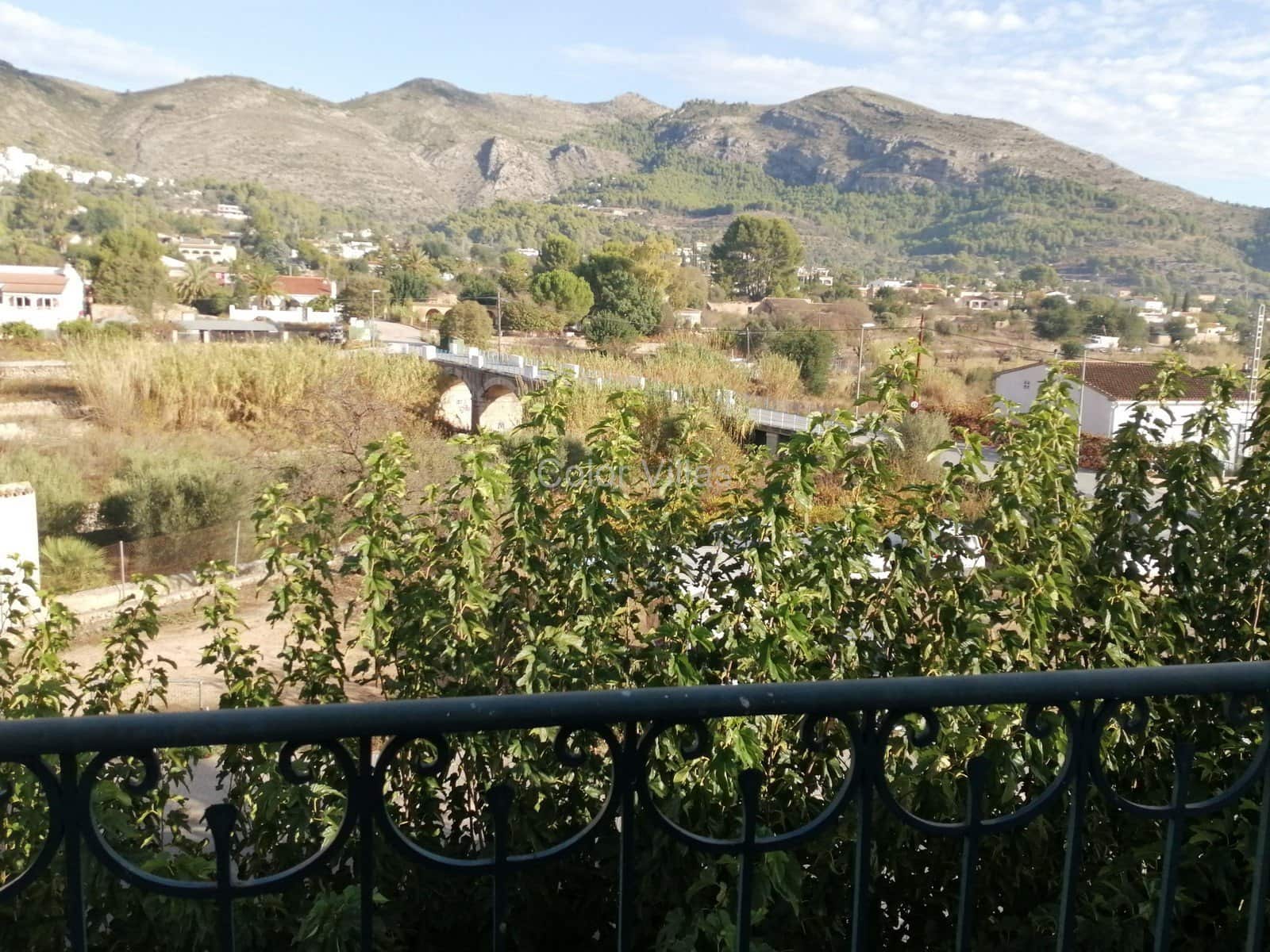 6 slaapkamer Finca/Landhuis te koop in Jalon / Xalo met garage - € 225.000 (Ref: 9414747)