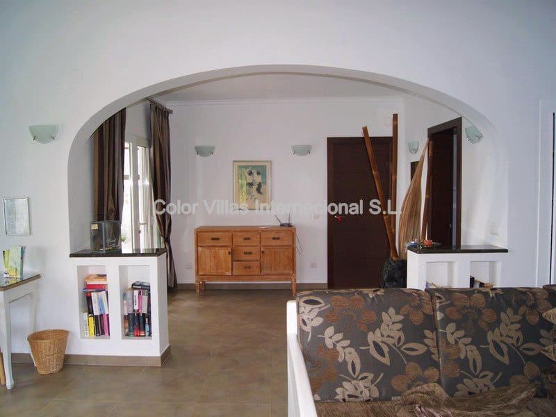 4 makuuhuone Huvila myytävänä paikassa Calpe / Calp mukana 
autotalli - 1 500 000 € (Ref: 9414752)