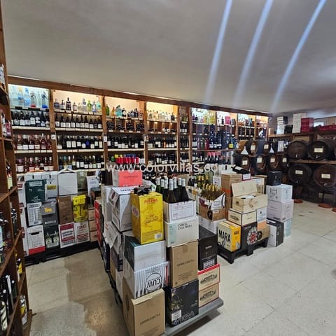 Commercial for sale in Moraira, Teulada-Moraira with garage - € 400,000 (Ref: 9414762)