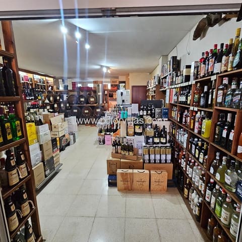 Commercial for sale in Moraira, Teulada-Moraira with garage - € 400,000 (Ref: 9414762)