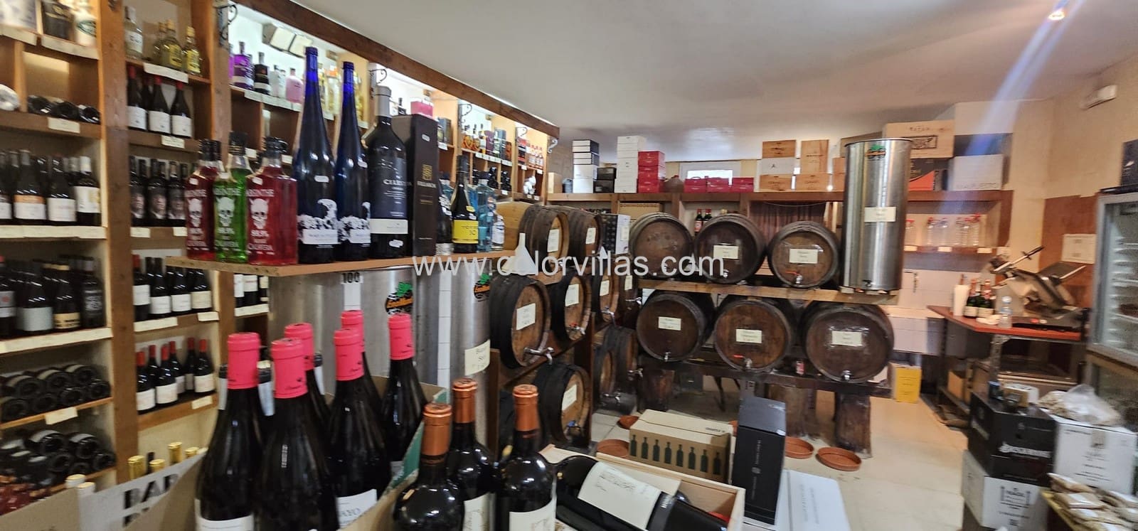 Commercial for sale in Moraira with garage - € 400,000 (Ref: 9414762)