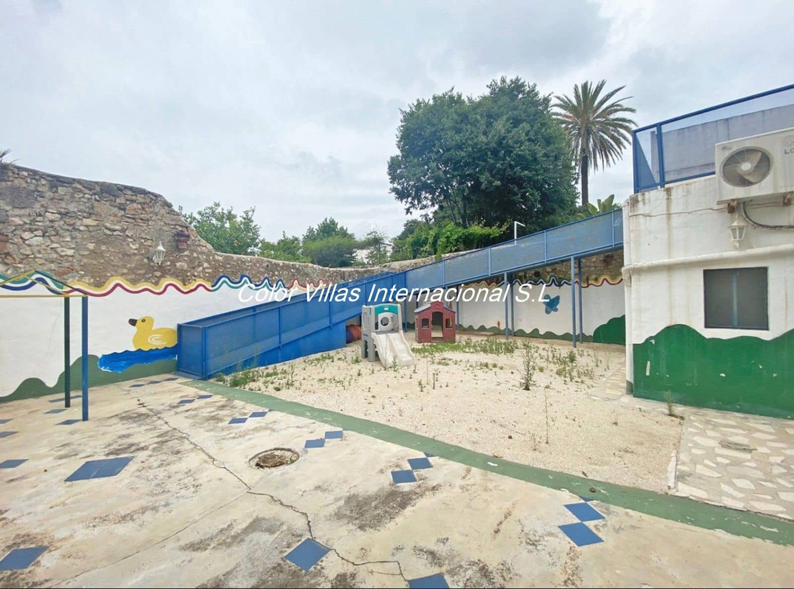 Townhouse for sale in Gata de Gorgos with garage - € 325,000 (Ref: 9414765)