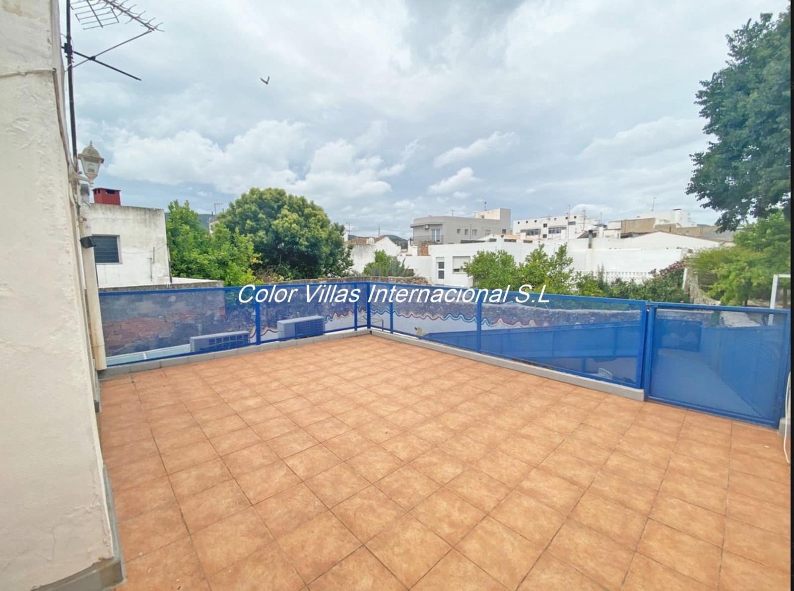 Townhouse for sale in Gata de Gorgos with garage - € 325,000 (Ref: 9414765)