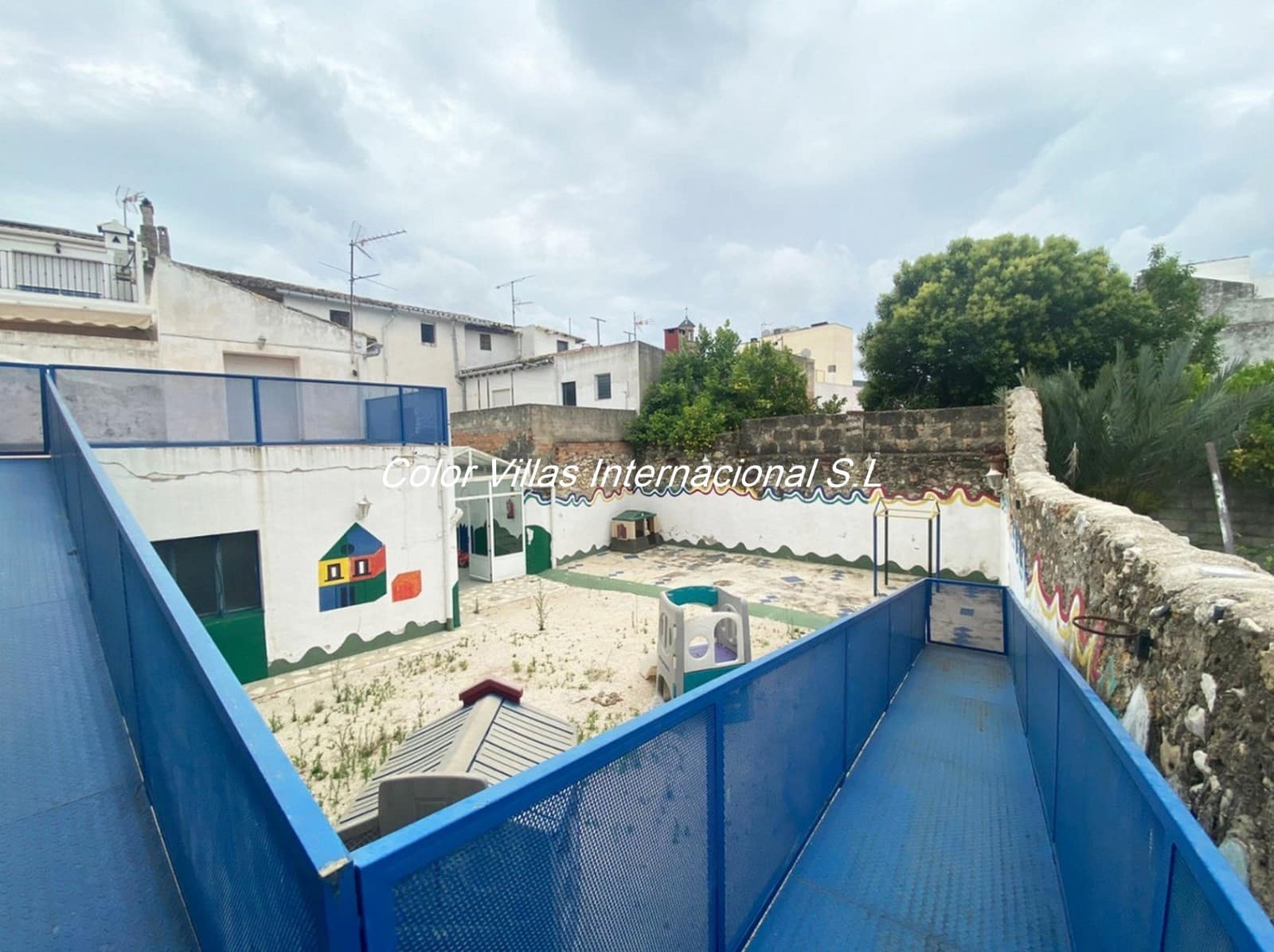 Townhouse for sale in Gata de Gorgos with garage - € 325,000 (Ref: 9414765)