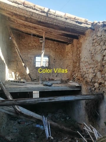 Raunio myytävänä paikassa Teulada Pueblo, Teulada-Moraira - 110 000 € (Ref: 9510192)