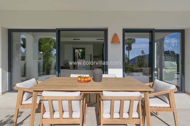 4 soverom Villa til salgs i Moraira, Teulada-Moraira med svømmebasseng garasje - € 1 495 000 (Ref: 9936812)