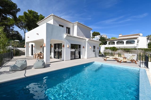 4 soverom Villa til salgs i Moraira, Teulada-Moraira med svømmebasseng garasje - € 1 495 000 (Ref: 9936812)