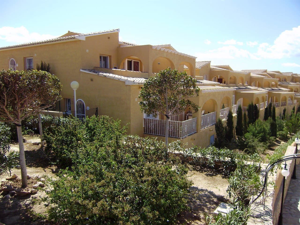Bungalow de 2 habitaciones en Cumbre del Sol en venta con garaje - 240.000 € (Ref: 9981543)
