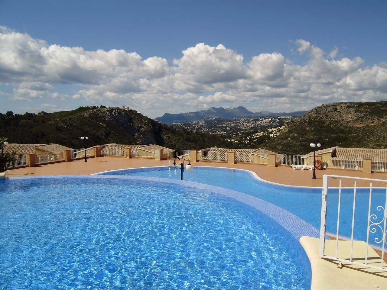 Bungalow de 2 habitaciones en Cumbre del Sol en venta con garaje - 240.000 € (Ref: 9981543)